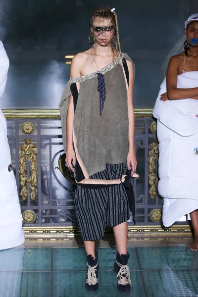 Look 44